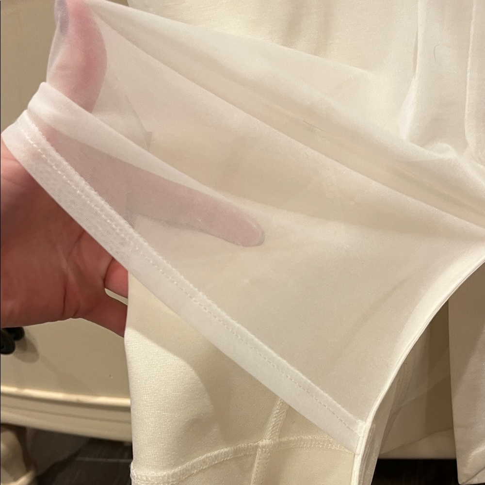 Burberry White Dress with Black Trim - Picture 12 of 16